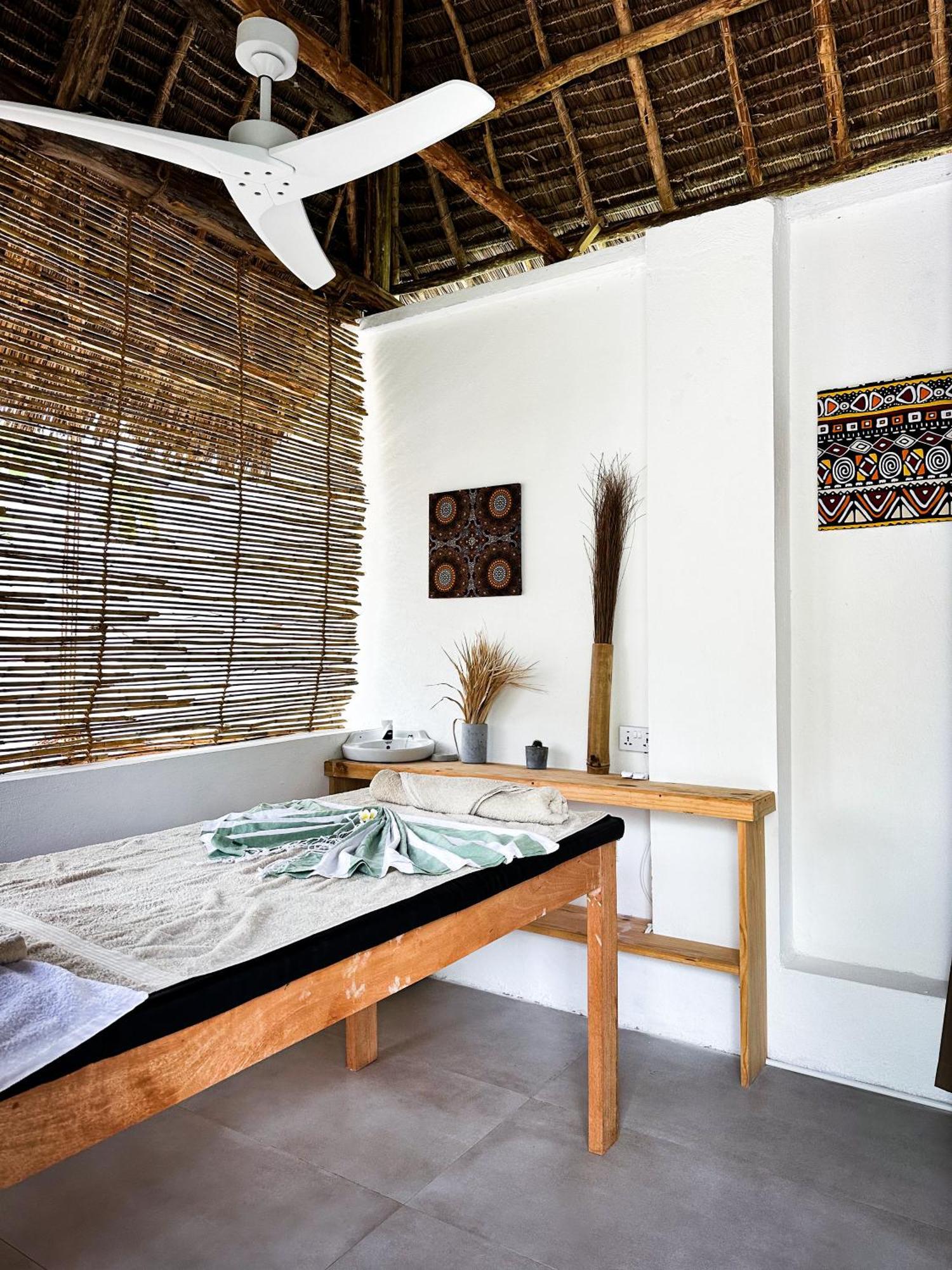 The Oasis Residence ジャンビアニ エクステリア 写真