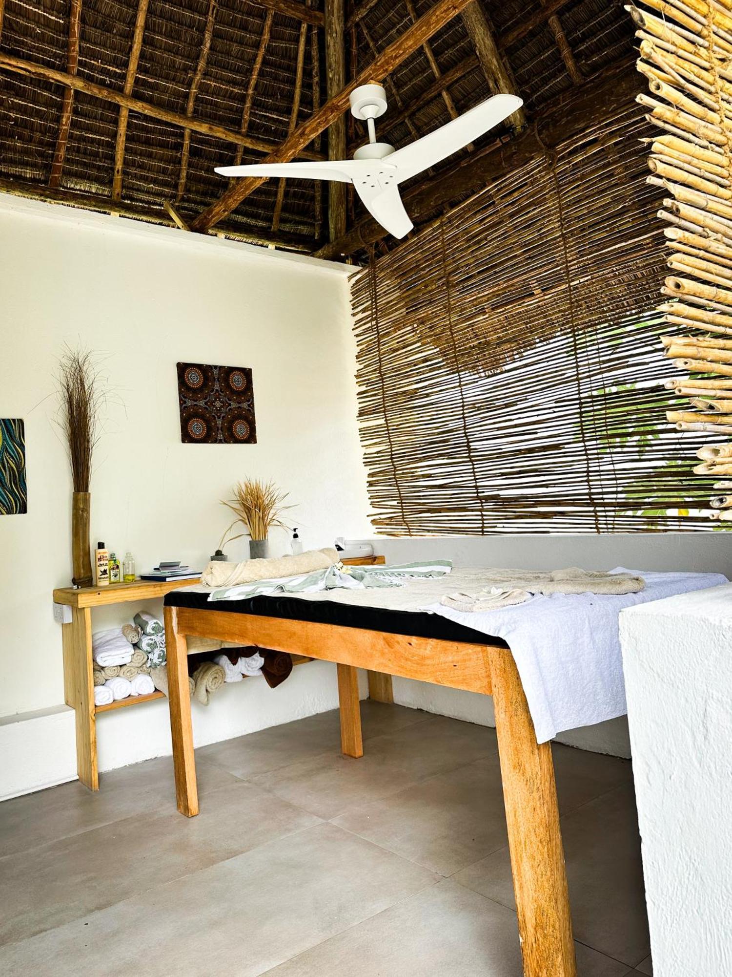 The Oasis Residence ジャンビアニ エクステリア 写真